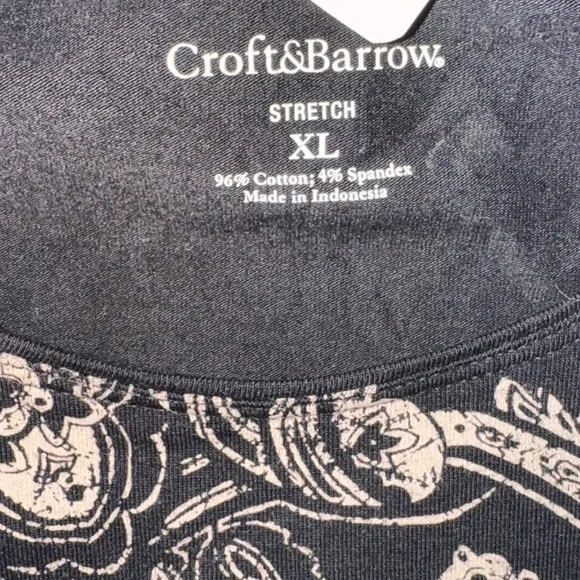 Croft & Barrow Black and Cream Paisley Top - Picture 2 of 5